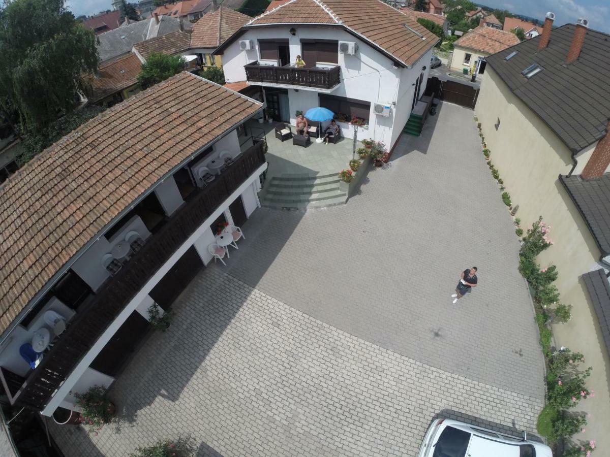Abszolut Vendeghaz Keszthely Exteriér fotografie